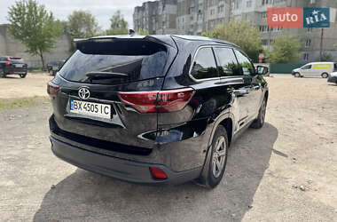 Внедорожник / Кроссовер Toyota Highlander 2016 в 