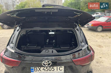 Внедорожник / Кроссовер Toyota Highlander 2016 в 