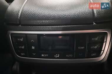 Позашляховик / Кросовер Toyota Highlander 2020 в 