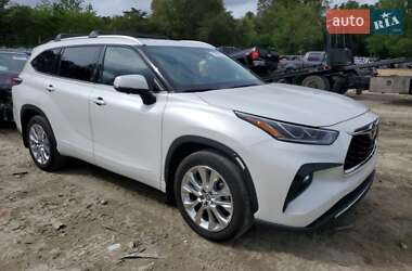 Внедорожник / Кроссовер Toyota Highlander 2024 в 