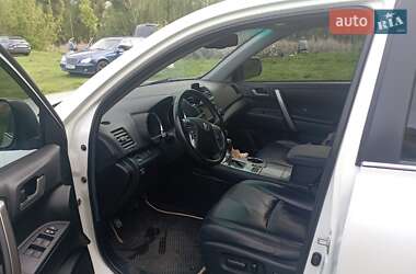 Позашляховик / Кросовер Toyota Highlander 2013 в 