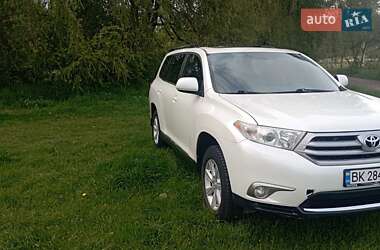 Позашляховик / Кросовер Toyota Highlander 2013 в 