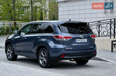 Внедорожник / Кроссовер Toyota Highlander 2016 в 