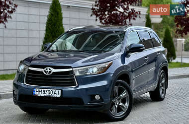 Внедорожник / Кроссовер Toyota Highlander 2016 в 