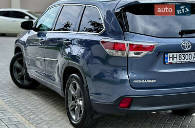 Внедорожник / Кроссовер Toyota Highlander 2016 в 