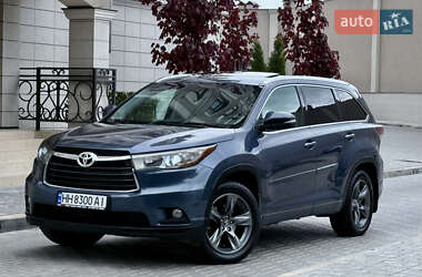 Внедорожник / Кроссовер Toyota Highlander 2016 в 