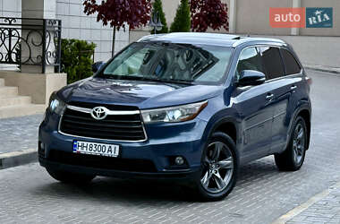 Внедорожник / Кроссовер Toyota Highlander 2016 в 