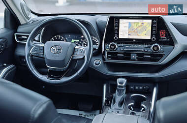 Внедорожник / Кроссовер Toyota Highlander 2020 в 