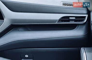 Внедорожник / Кроссовер Toyota Highlander 2020 в 
