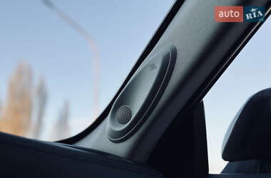 Внедорожник / Кроссовер Toyota Highlander 2020 в 