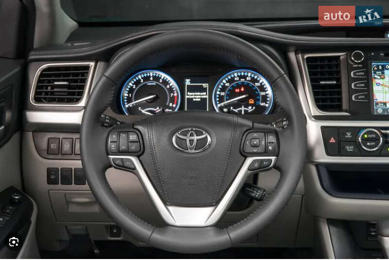 Внедорожник / Кроссовер Toyota Highlander 2019 в 