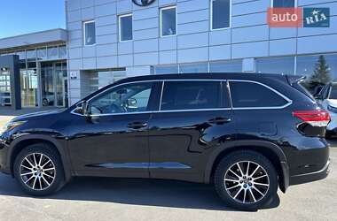 Позашляховик / Кросовер Toyota Highlander 2017 в Києві