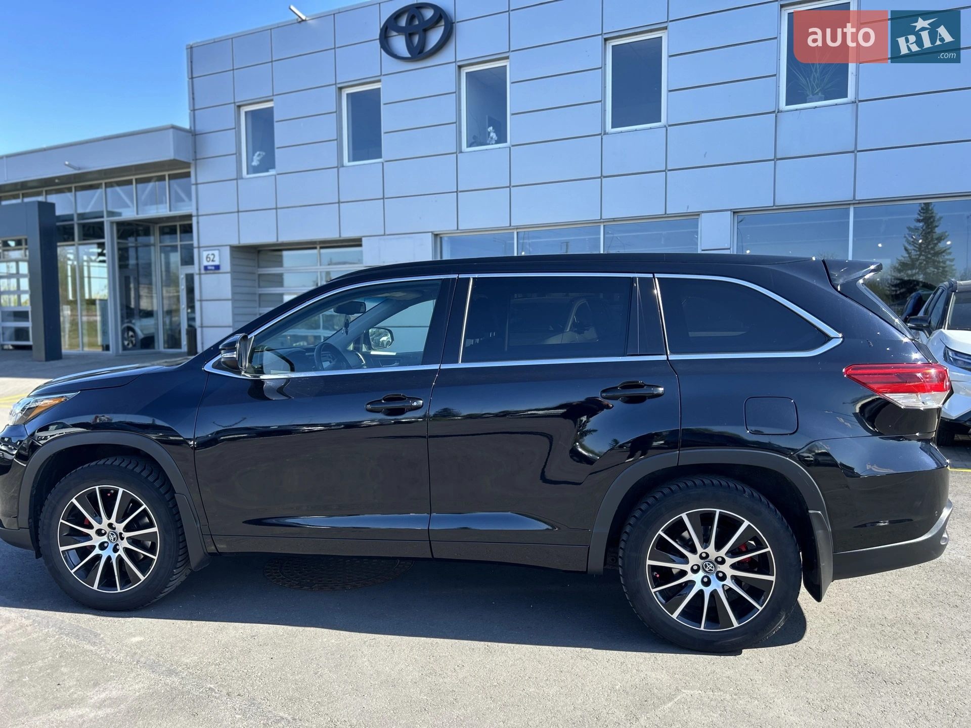 2017 Toyota Highlander - фото 1