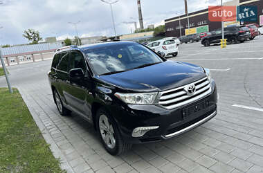 Позашляховик / Кросовер Toyota Highlander 2012 в 