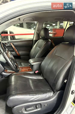 Позашляховик / Кросовер Toyota Highlander 2012 в 