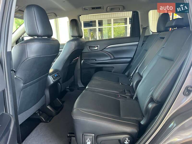 Внедорожник / Кроссовер Toyota Highlander 2019 в Николаеве фото 11 Внедорожник / Кроссовер Toyota Highlander 2019 в Николаеве