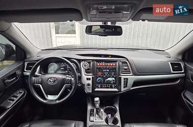 Позашляховик / Кросовер Toyota Highlander 2019 в 