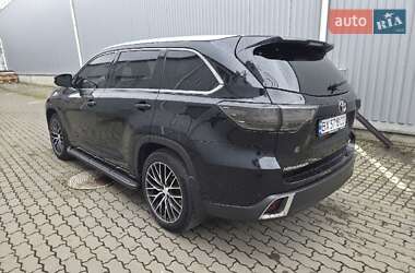 Позашляховик / Кросовер Toyota Highlander 2019 в 
