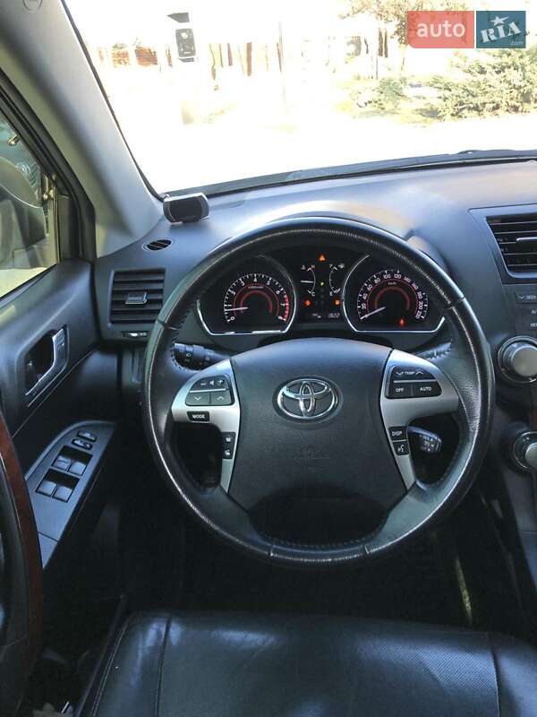 Позашляховик / Кросовер Toyota Highlander 2013 в Києві