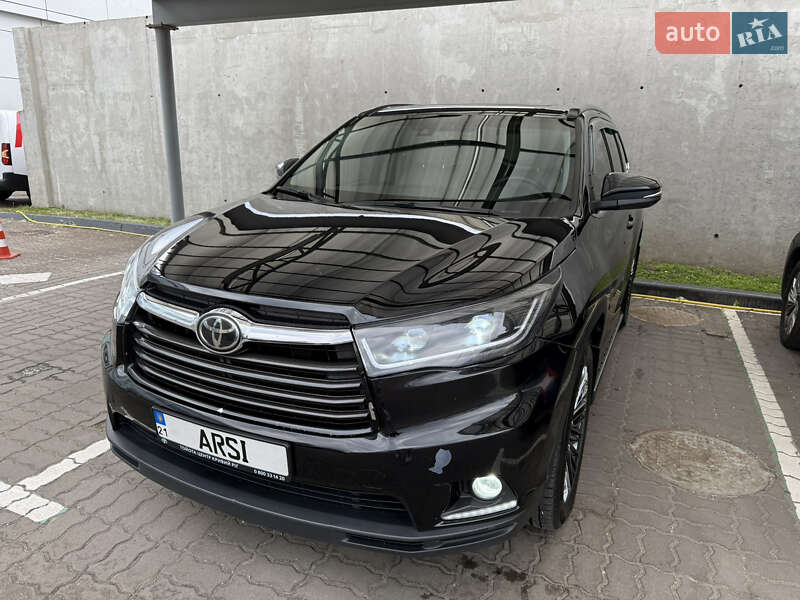 Позашляховик / Кросовер Toyota Highlander 2014 в 