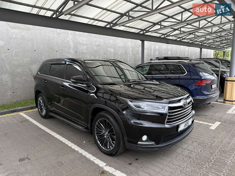 Позашляховик / Кросовер Toyota Highlander 2014 в Ірпені