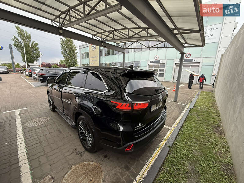 Позашляховик / Кросовер Toyota Highlander 2014 в Ірпені