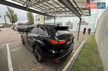 Позашляховик / Кросовер Toyota Highlander 2014 в 