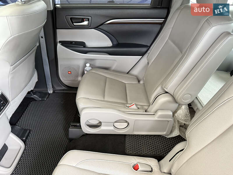 Позашляховик / Кросовер Toyota Highlander 2014 в Ірпені