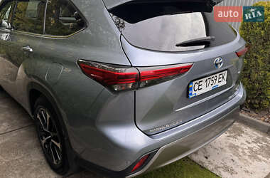 Позашляховик / Кросовер Toyota Highlander 2021 в 