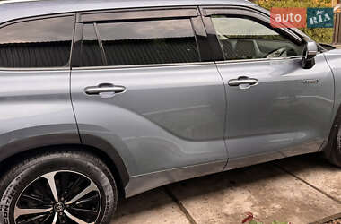 Позашляховик / Кросовер Toyota Highlander 2021 в 