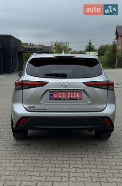 Внедорожник / Кроссовер Toyota Highlander 2023 в 