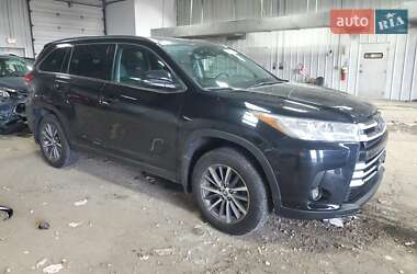 Позашляховик / Кросовер Toyota Highlander 2019 в 