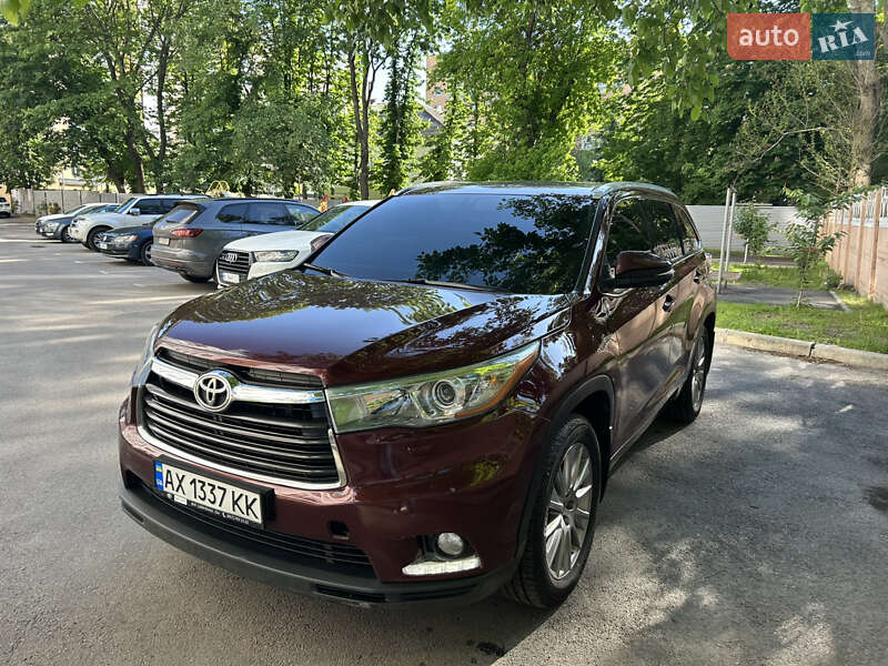 Внедорожник / Кроссовер Toyota Highlander 2014 в Полтаве фото Внедорожник / Кроссовер Toyota Highlander 2014 в Полтаве