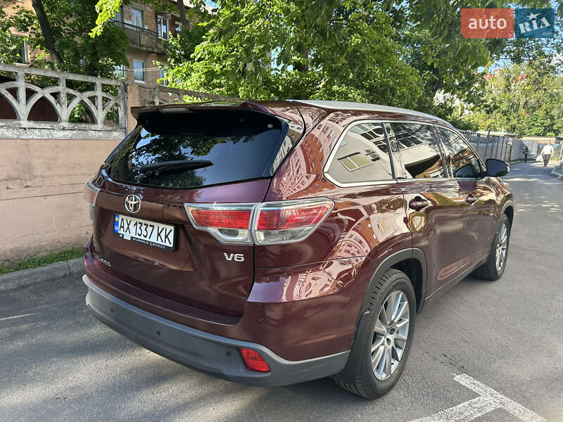 Внедорожник / Кроссовер Toyota Highlander 2014 в Полтаве фото 6 Внедорожник / Кроссовер Toyota Highlander 2014 в Полтаве