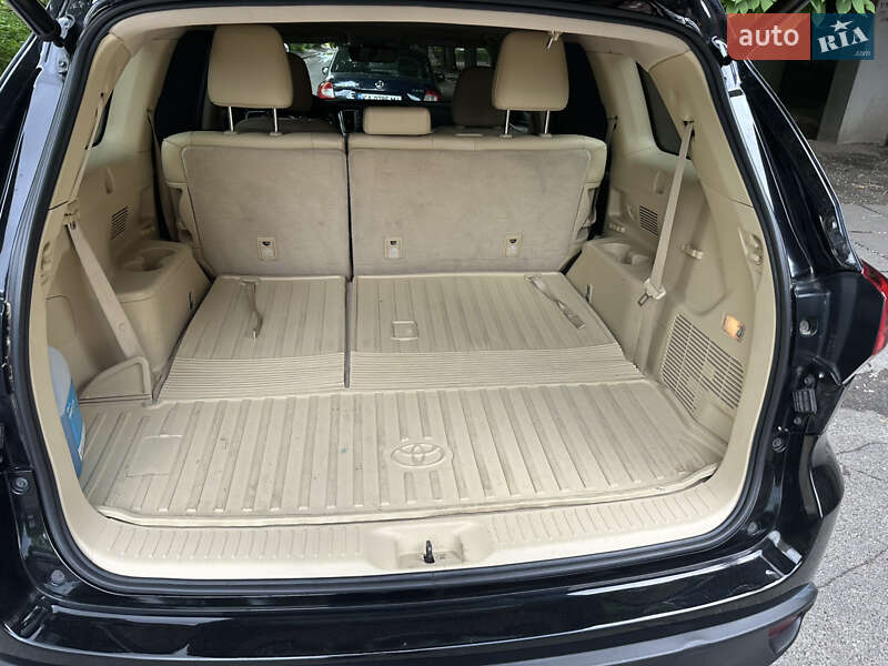 Позашляховик / Кросовер Toyota Highlander 2019 в Києві