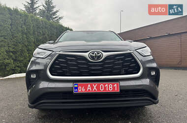 Позашляховик / Кросовер Toyota Highlander 2022 в 