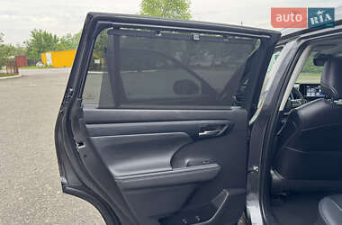Позашляховик / Кросовер Toyota Highlander 2022 в 