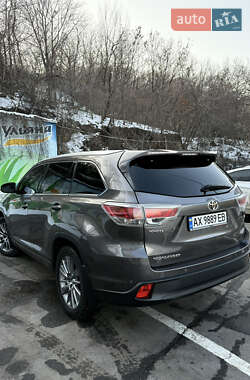Позашляховик / Кросовер Toyota Highlander 2016 в Харкові