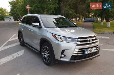 Внедорожник / Кроссовер Toyota Highlander 2017 в Виннице