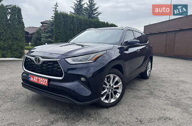 Позашляховик / Кросовер Toyota Highlander 2022 в Києві