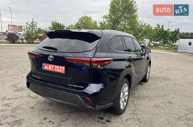 Внедорожник / Кроссовер Toyota Highlander 2022 в 