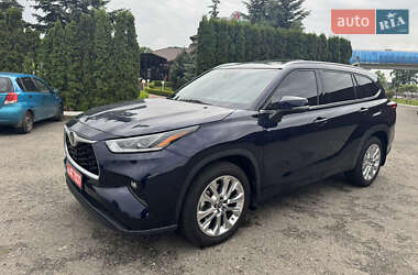 Внедорожник / Кроссовер Toyota Highlander 2022 в 