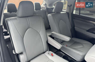 Внедорожник / Кроссовер Toyota Highlander 2022 в 
