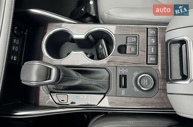 Внедорожник / Кроссовер Toyota Highlander 2022 в 