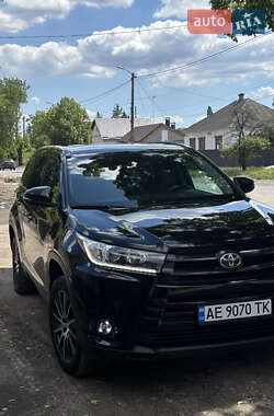 Внедорожник / Кроссовер Toyota Highlander 2016 в Днепре