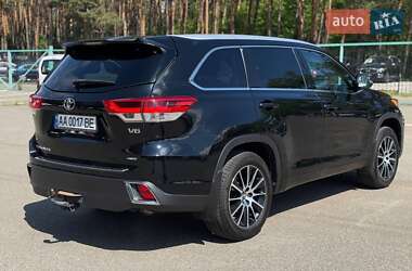 Внедорожник / Кроссовер Toyota Highlander 2019 в 