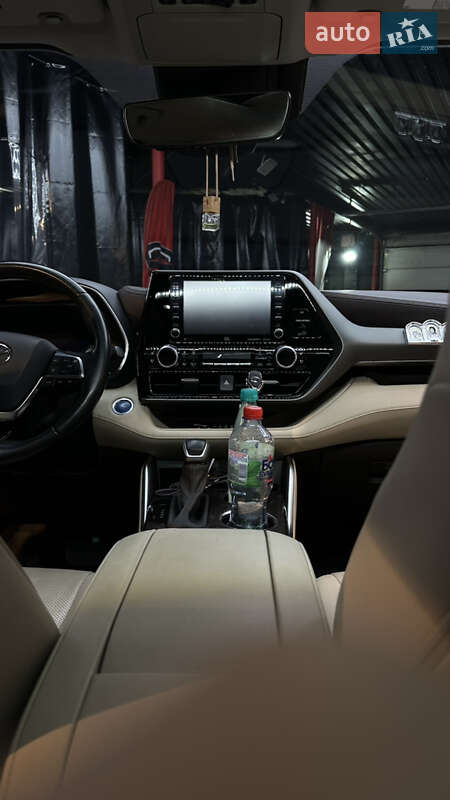 Внедорожник / Кроссовер Toyota Highlander 2020 в Киеве