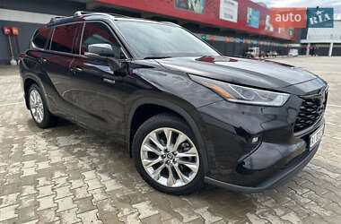 Внедорожник / Кроссовер Toyota Highlander 2020 в 