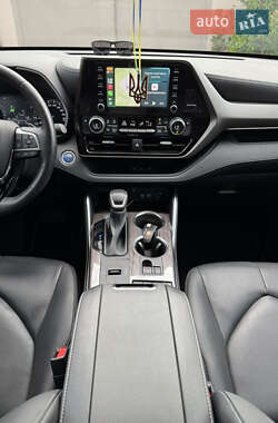 Внедорожник / Кроссовер Toyota Highlander 2021 в 