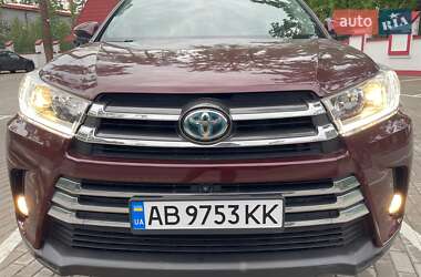 Внедорожник / Кроссовер Toyota Highlander 2017 в 